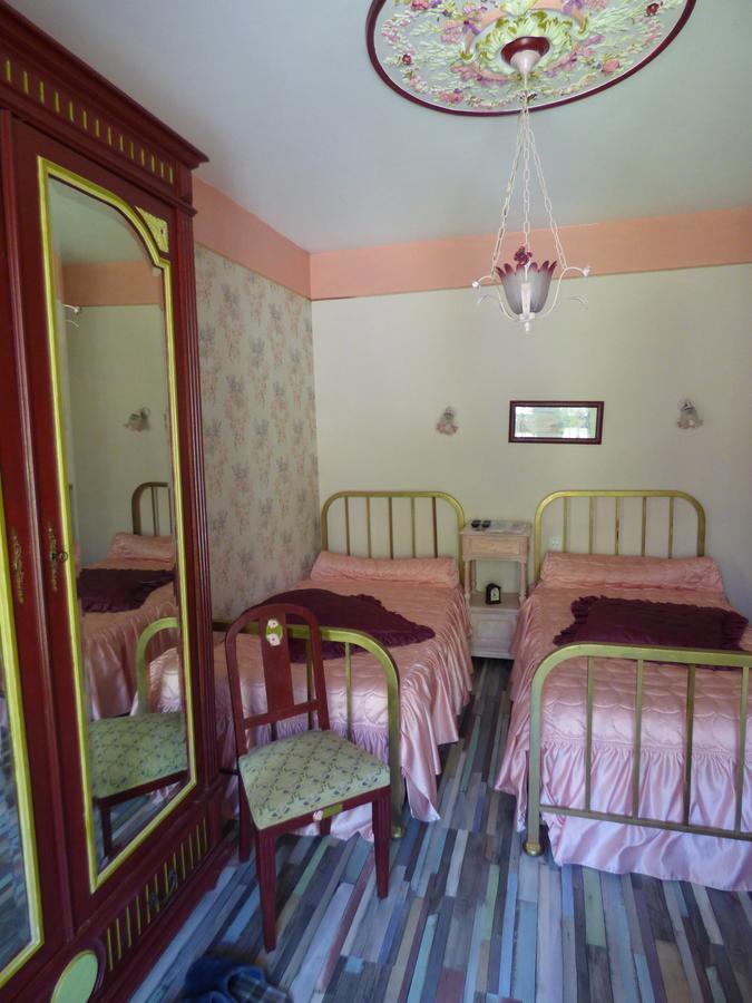 Beau Site Guimauve Et Vieilles Dentelles Royeres Exterior foto